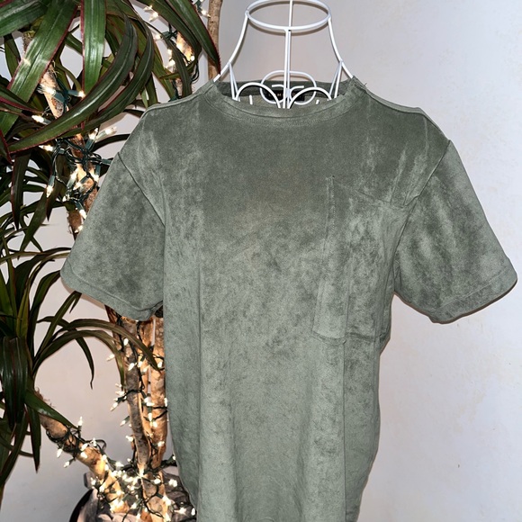 Uomozo Other - Sage Green Short Sleeve Tee with Soft Fabric and Crew Neckline